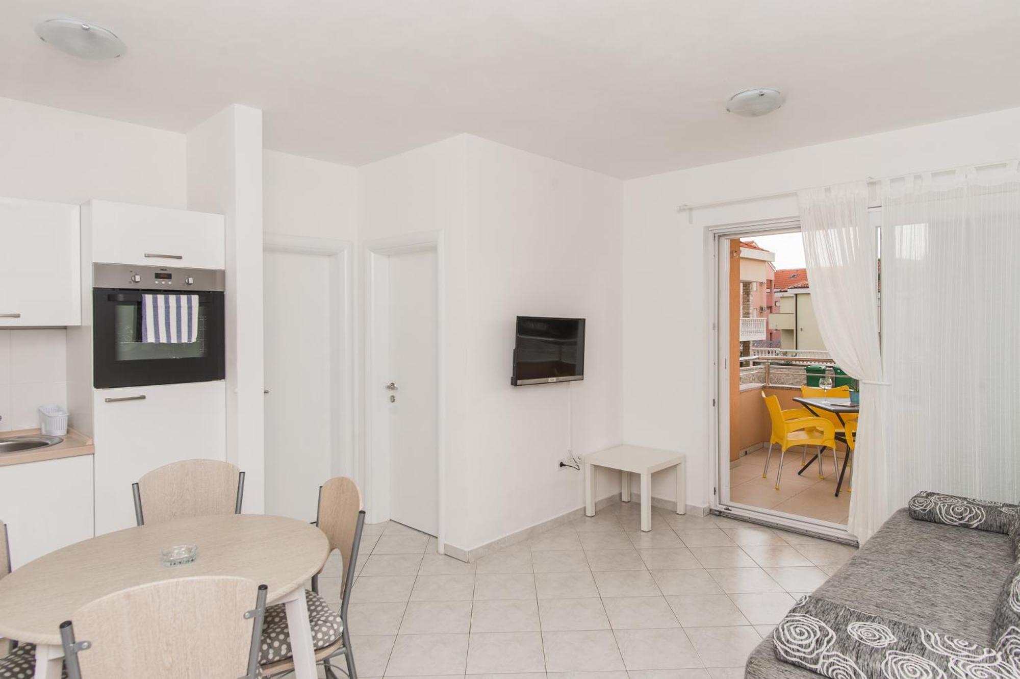 Apartments Kristina, Place For The Family Stara Novalja Exterior photo