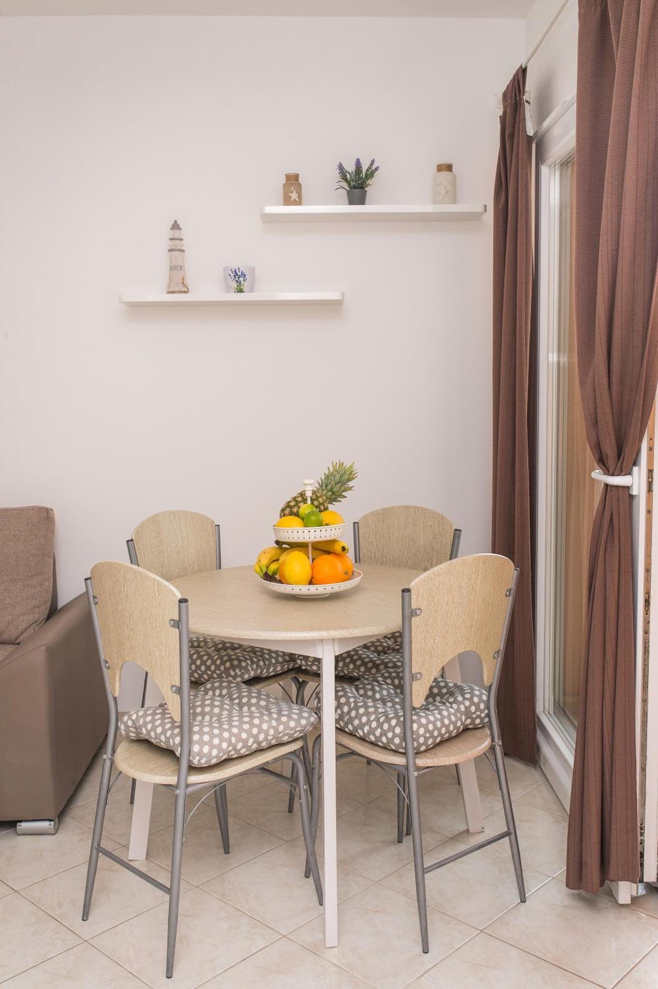 Apartments Kristina, Place For The Family Stara Novalja Exterior photo