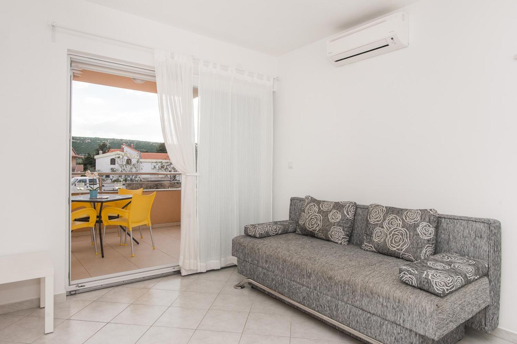 Apartments Kristina, Place For The Family Stara Novalja Exterior photo