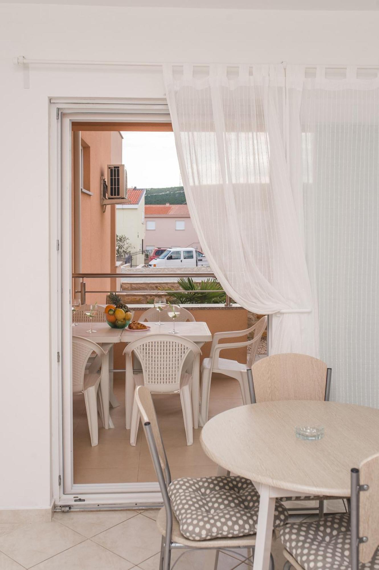 Apartments Kristina, Place For The Family Stara Novalja Exterior photo
