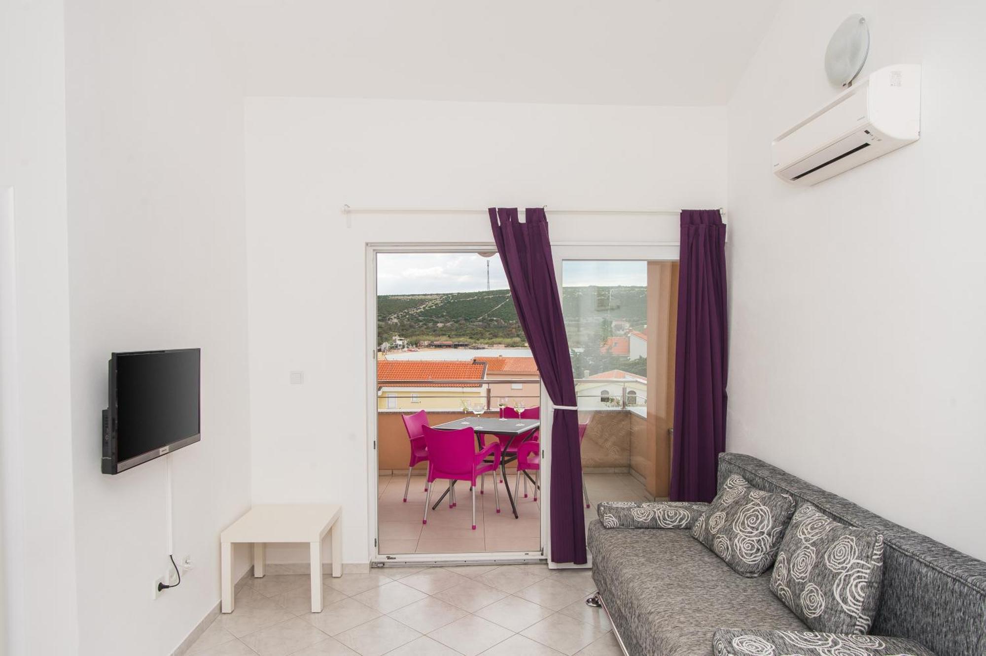Apartments Kristina, Place For The Family Stara Novalja Exterior photo