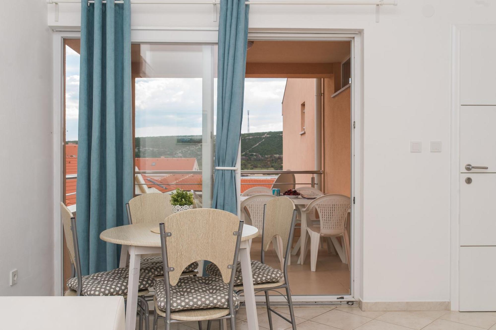 Apartments Kristina, Place For The Family Stara Novalja Exterior photo
