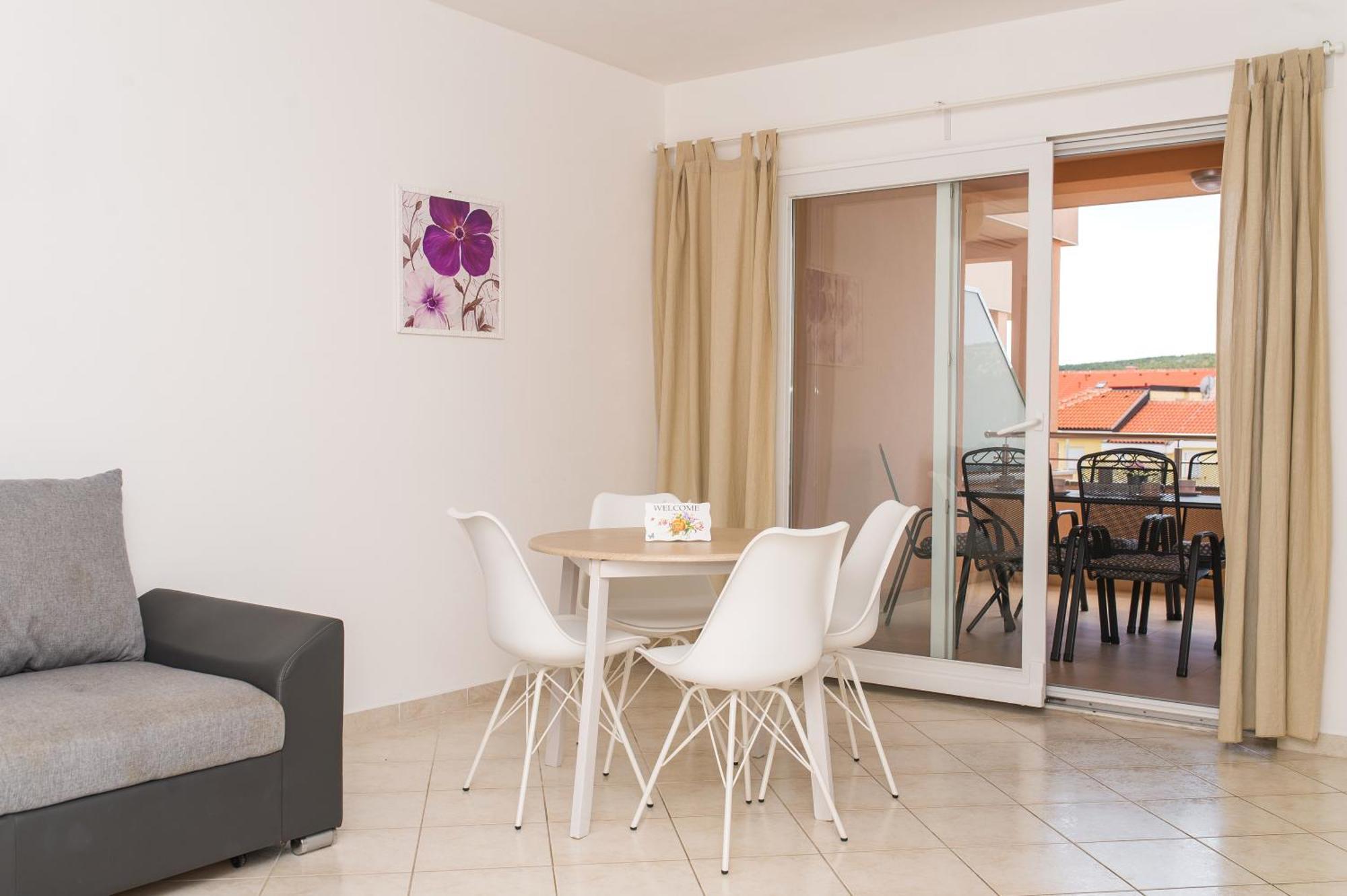 Apartments Kristina, Place For The Family Stara Novalja Exterior photo