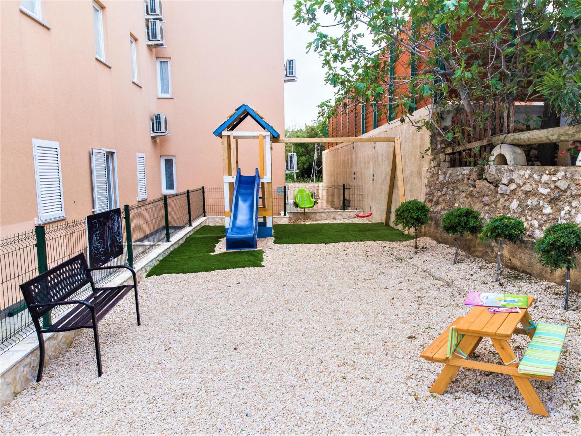 Apartments Kristina, Place For The Family Stara Novalja Exterior photo
